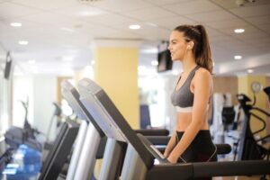 השפעת החדשנות הטכנולוגית על ציוד הלבוש בספורט המודרני
